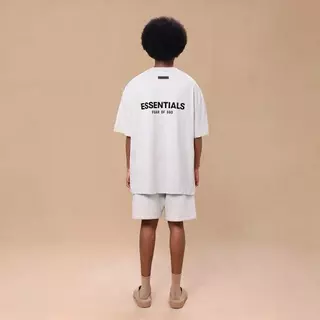 ส่วนลด 50% Fear of God Essentials SS22 T-Shirt Logo กำมะหยี่ เสื้อคู่รัก