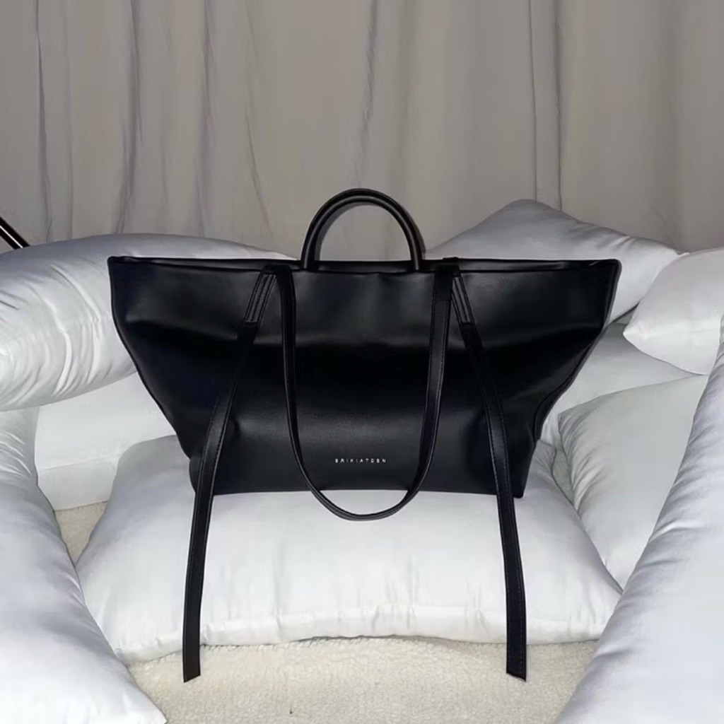 Puffy Tote กระเป๋าถือ/สะพายไหล่ (สีดำ)