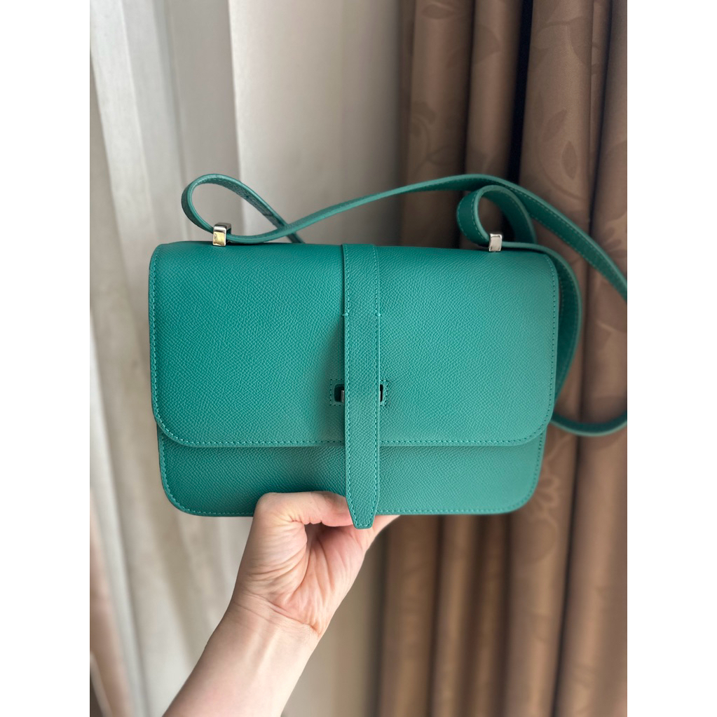 used like now กระเป๋าสะพายข้าง สี Mermaid ของALEXIS Cover Me