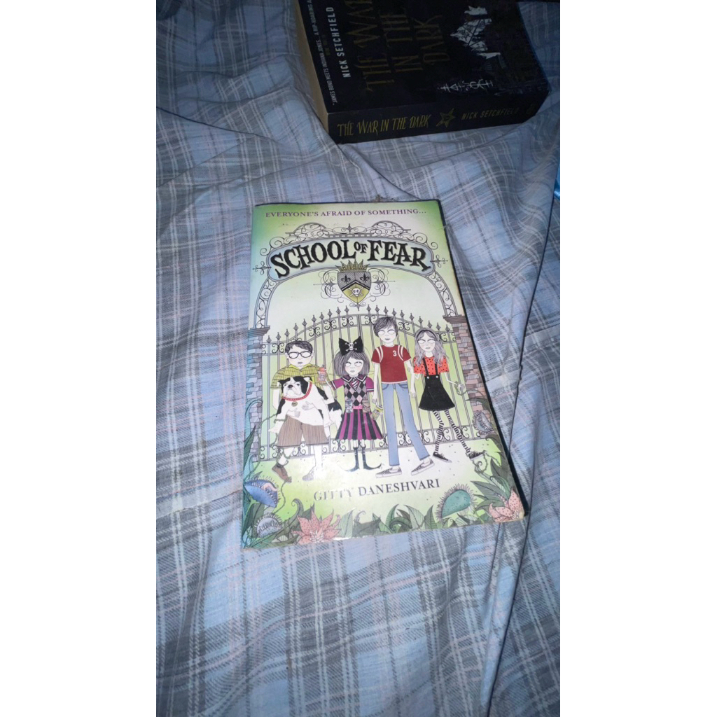 📰 EN • secondhand book• School of Fear: School of Fear: Book 1