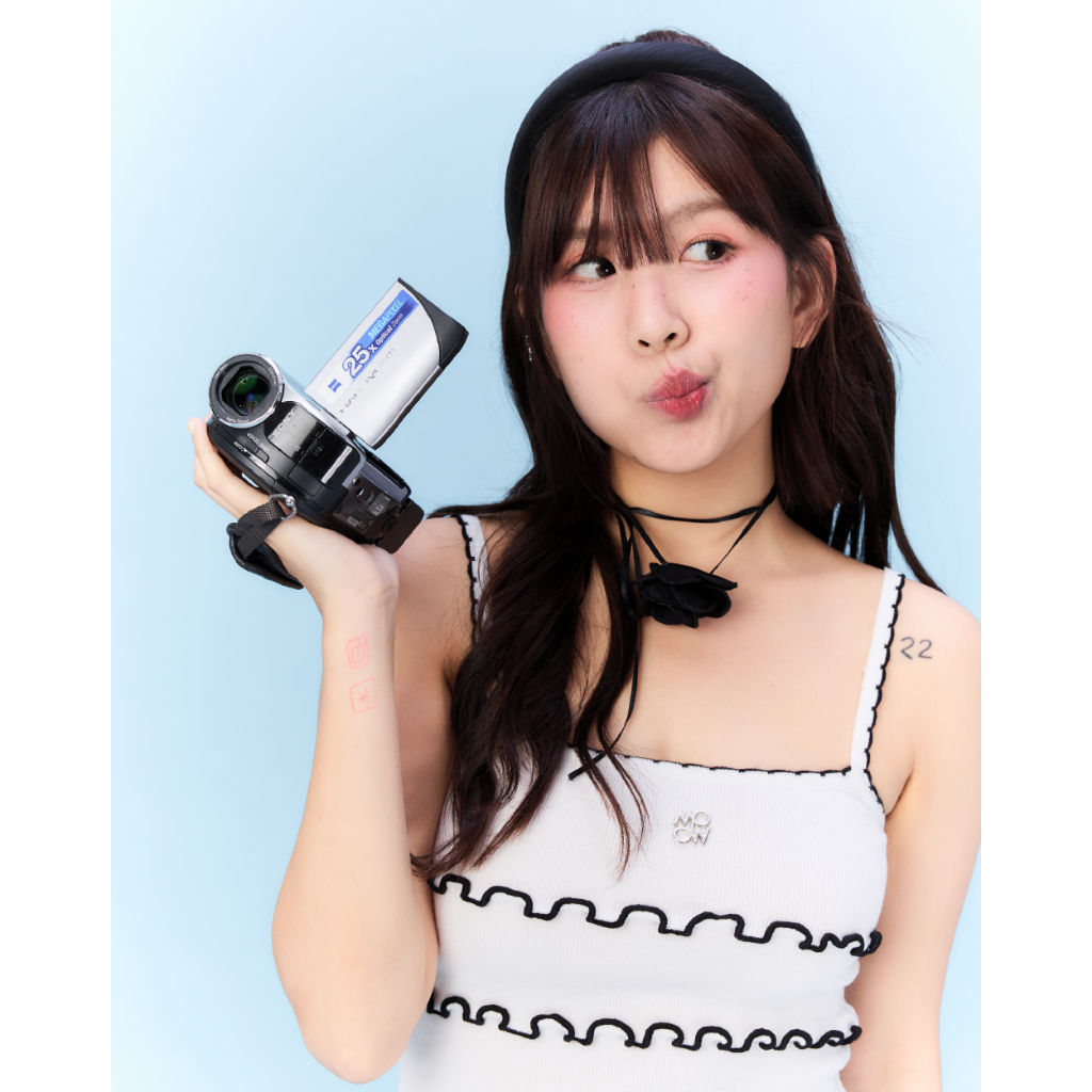 Matchbox เสื้อครอปสายเดี่ยว Cozy Tube Top (Blue, Brown, White, White/Red, Beige)