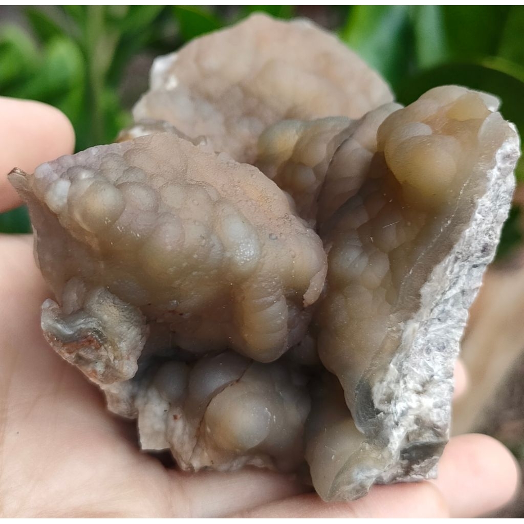 หินโมกุล (หรือแร่เหล็กไหลเพลิง) พระธาตุหินโมกุล  พระธาตุเกศแก้วโมกุล ทรงธรรมชาติ mogul stone