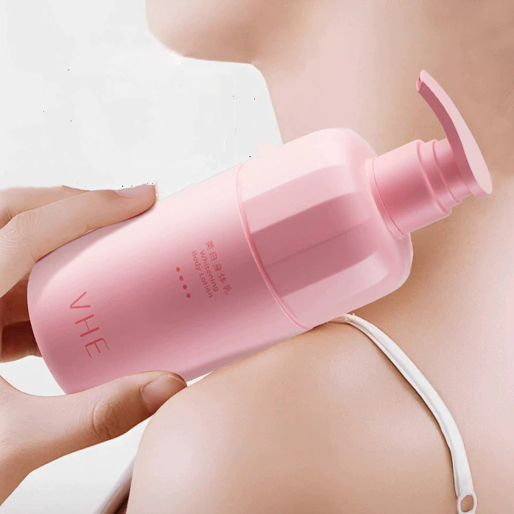 VHE โลชั่นบำรุงผิวกายให้ความชุ่มชื้นและผิวขาวผสมวิตามินซี ไนอาซินาไมด์ วิตามินอี กลิ่นเฟรช 400มล.