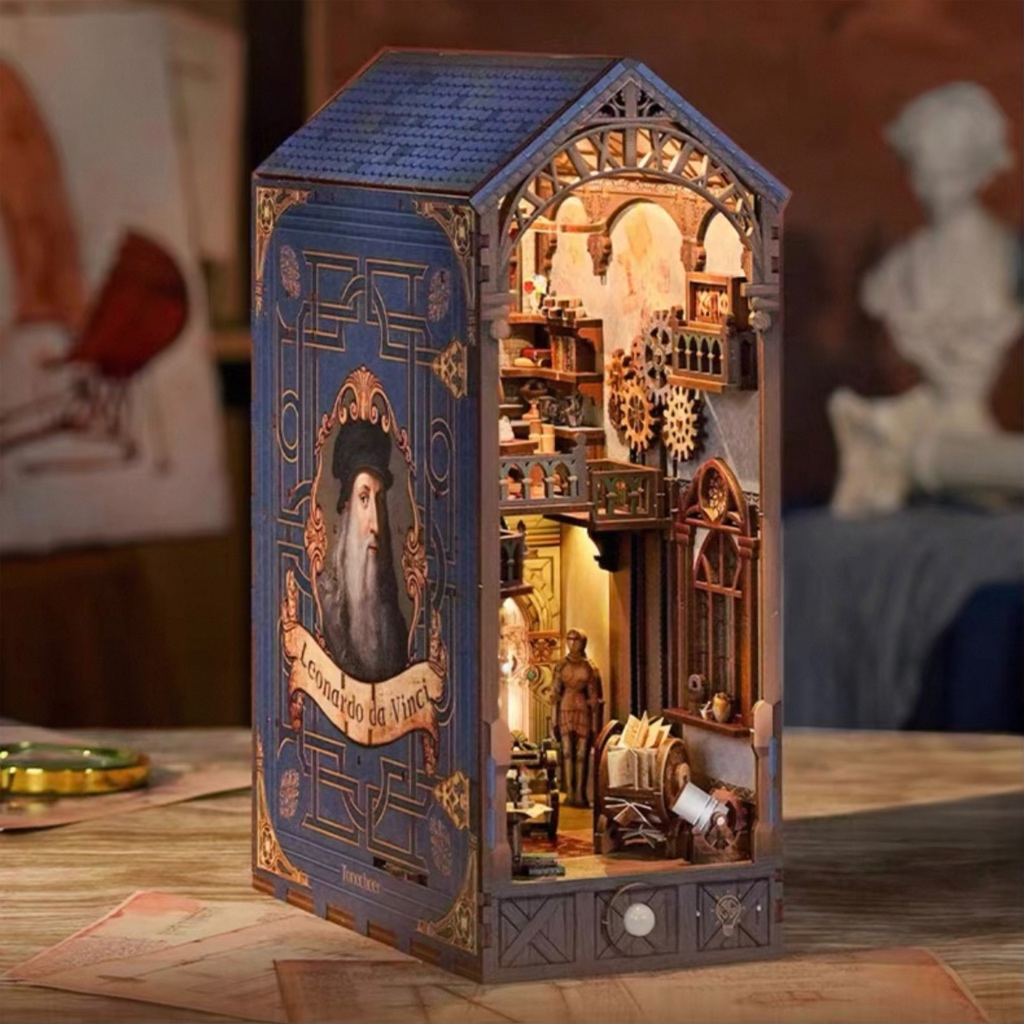 (พร้อมส่ง) Book Nook โมเดลไม้ประกอบ - รุ่น Leonardo Da Vinci - ระบบไฟแบบเซ็นเซอร์