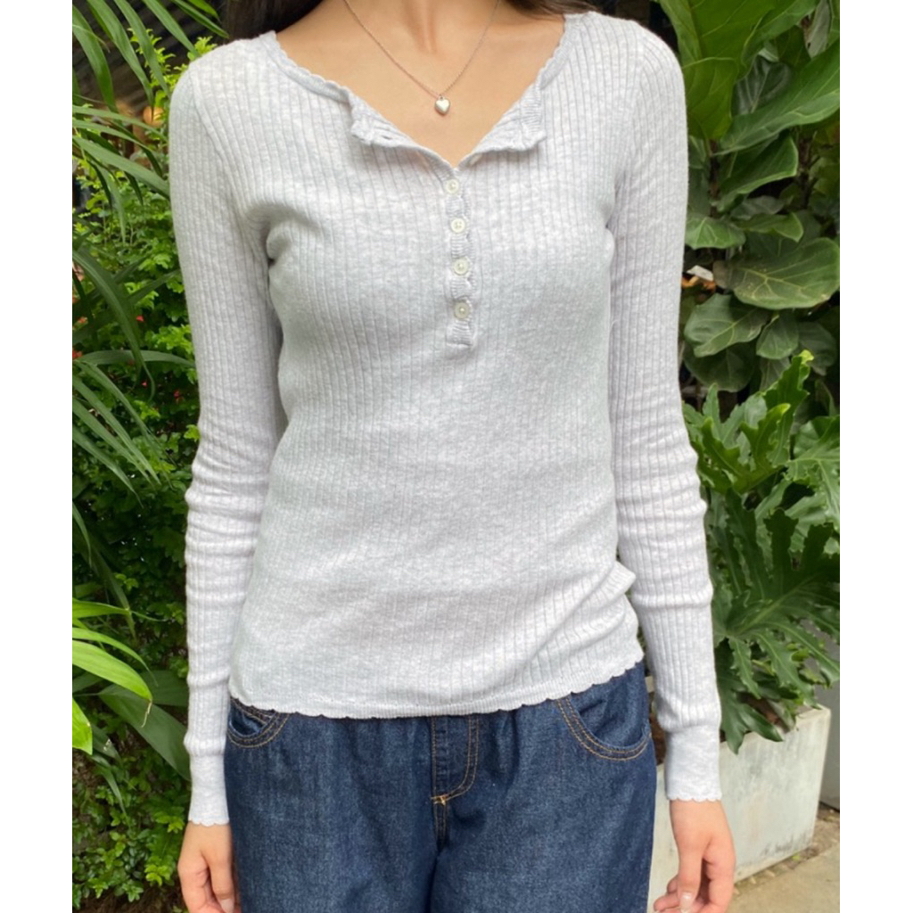 พรีออเดอร์ 🎀 Brandy Melville | Zelly Top (Grey)