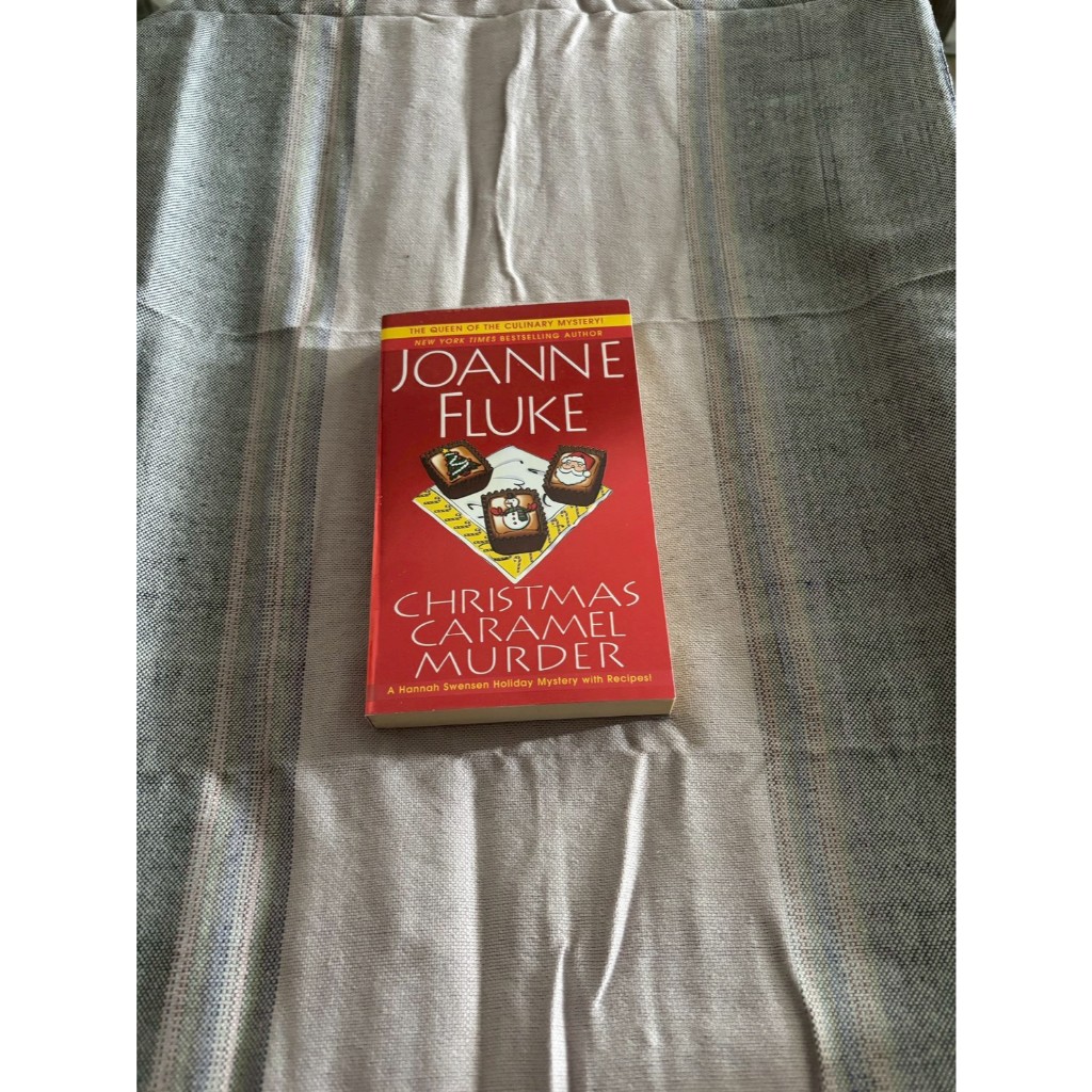 Christmas Caramel Murder by Joanne Fluke | Cozy Mystery (EN)