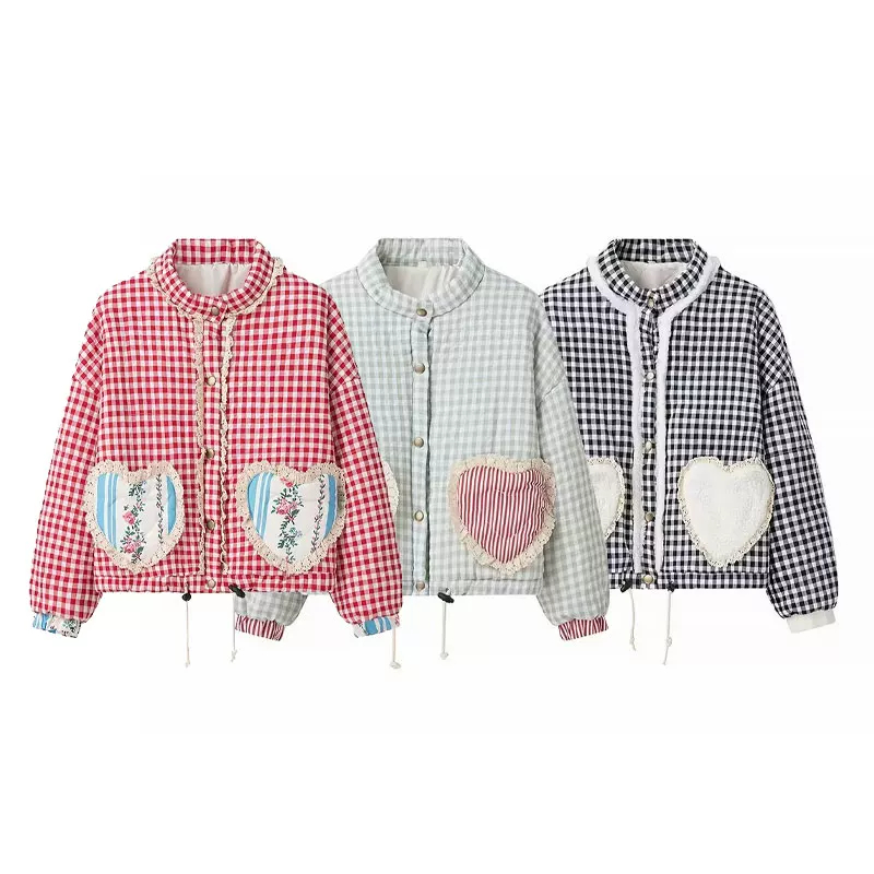 พร้อมส่ง 3สี เสื้อโค้ทกันหนาวลายตารางสีแดง,เขียว แต่งกระเป๋ารูปหัวใจ💞 (T422)