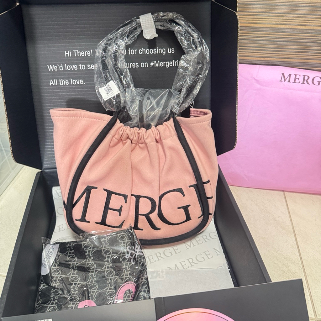 ของแท้ กระเป๋า merge pink beat