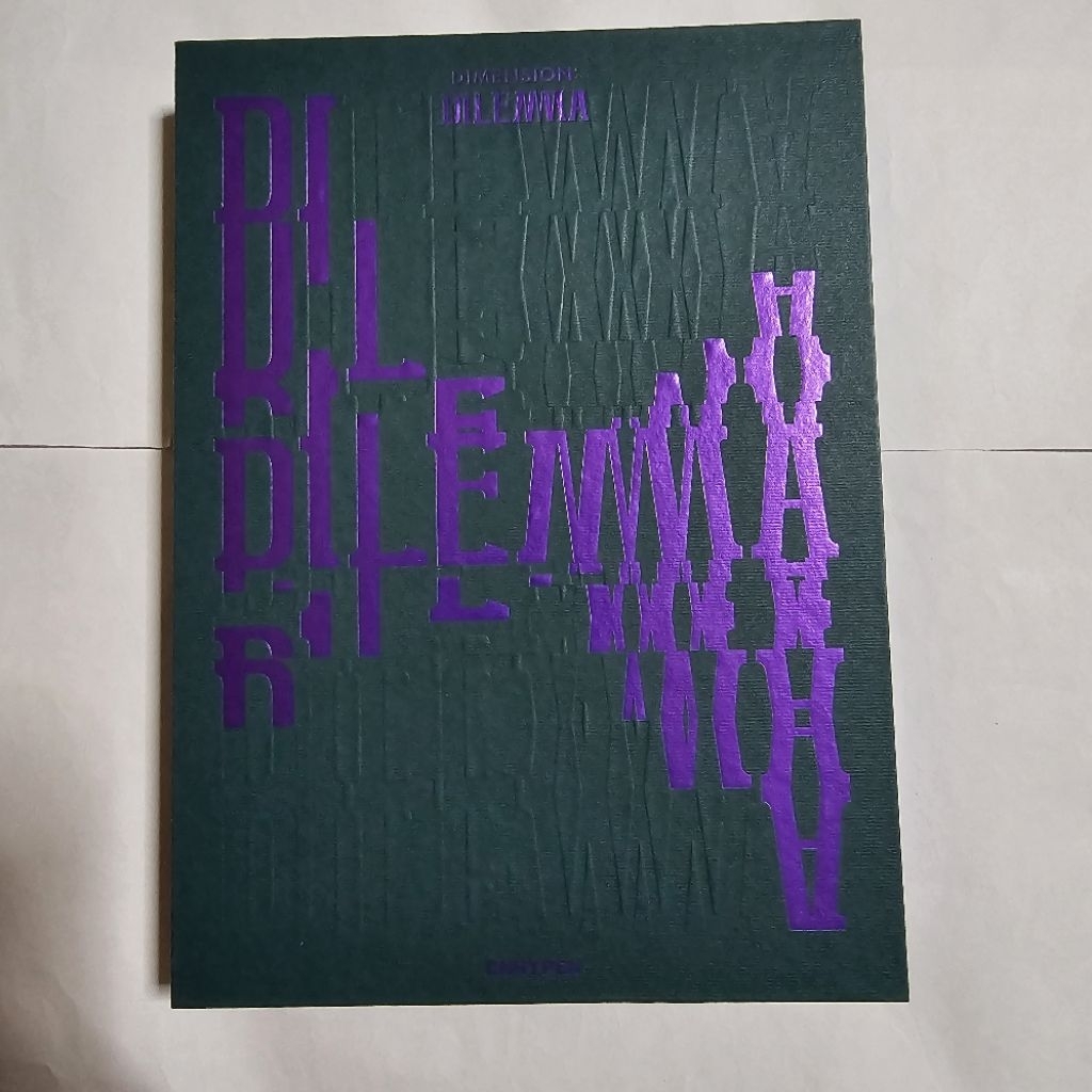 ENHYPEN / DIMENSION : DILEMMA ((Scylla Version)) แกะแล้ว สภาพดี ไม่มีการ์ด