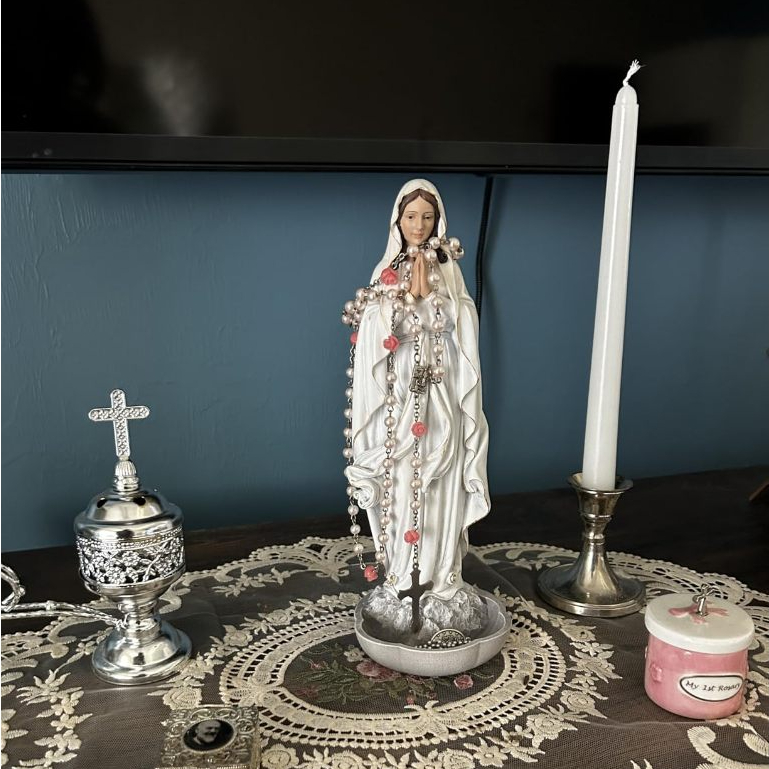 BC Catholic รูปปั้นแม่พระประจักษ์เมืองลูร์ด พร้อมฐานใส่สายประคำ/น้ำเสก สูง 10.2 นิ้ว (Multiple Color) ราคา ถูกที่สุด ดีลบีเคเค แกลเลอรีภาพที่ 8