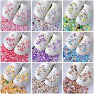🔥พร้อมส่ง🔥ตัวติดรองเท้า ตัวติด Jibbitz จิ๊บบิท ตัวติดรองเท้าที่มีรู ลายขนมน่ารักๆ สีสันสด ตัวติด 3 มิติ (ราคาต่อ 1 ชิ้น)