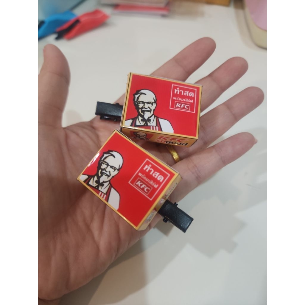 กิ๊บกล่องไก่ทอด kfc น่ารัก