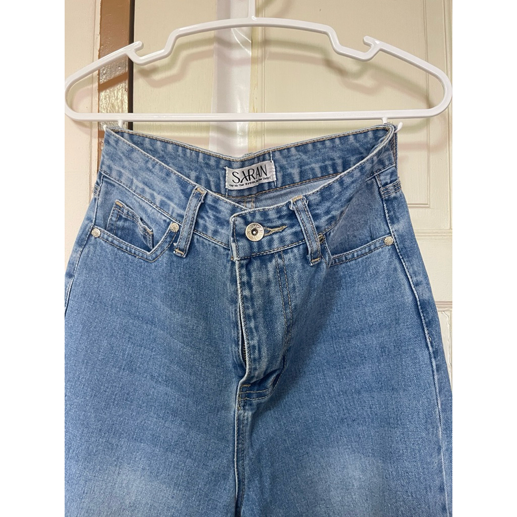 (มือสอง) กางเกงยีนส์ แบรนด์ Saran กระบอกกลาง