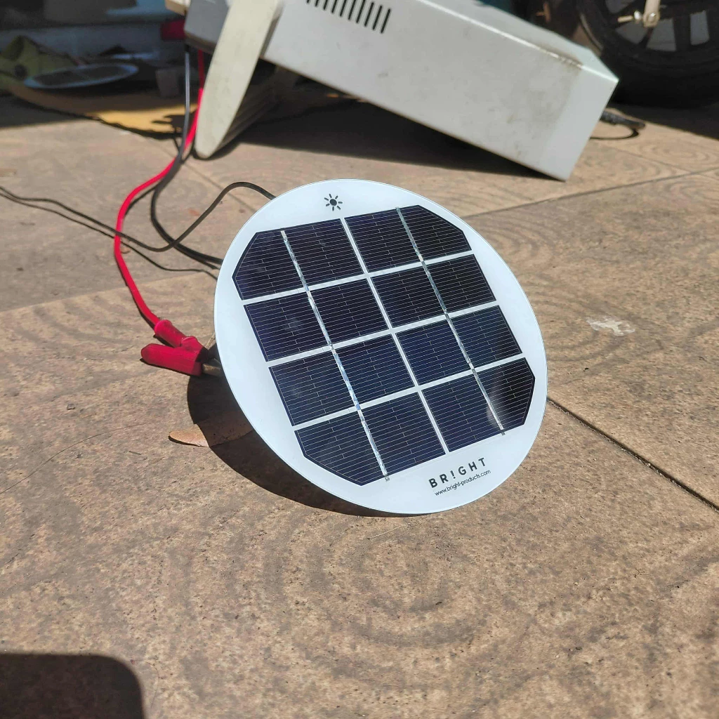 แผงโซล่าเซลล์ DIY 4.6v 1.4W ชาร์จแบต 3.2v 3.7v 4.2v เหมาะสำหรับทำโคมไฟโซล่าเซลล์ ไฟแรง