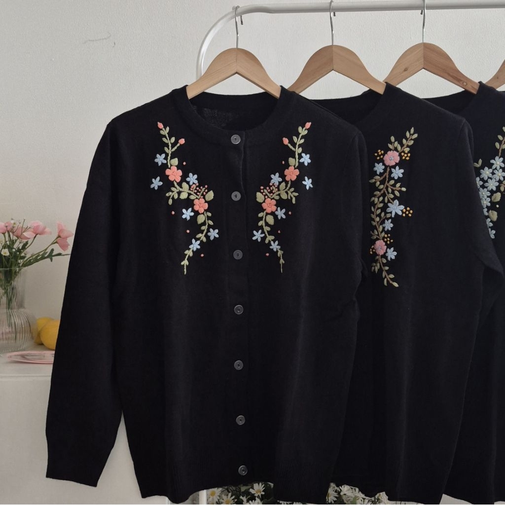 คาดิแกนปักมือ เสื้อกันหนาว (embroidery cardigan)