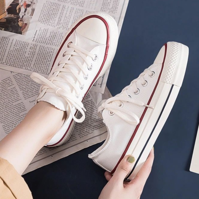 จัดส่งไวมาก👟 รองเท้าผ้าใบนักเรียนสีดำ รองเท้าผ้าใบลำลอง ใส่สบาย ระบายอากาศ เบา