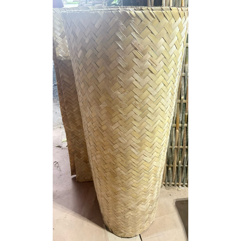 ผนังไม้ไผ่สาน เสื่อลำแพน งานดิบ ไม้ไผ่สาน ขนาดประมาณ 120*240 cm.