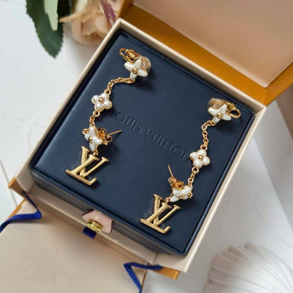 ต่างหูLV งานสวย งานVIP คุณภาพปั๊มแบรนด์ งานสวยเป๊ะ ส่งจากไทย🇹🇭