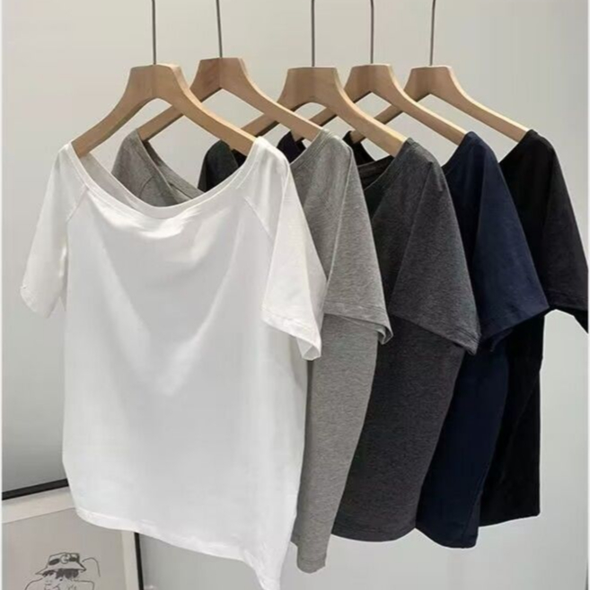 เสื้อเเขนสั้น คอกว้าง เสื้อยืดผู้หญิง สีพื้น ผ้านิ่มมาก เข้ากับทุกสไตส์  เสื้อยืดเปิดไหล่ เสื้อผ้าสาวสไตล์เกาหลี มินิมอล