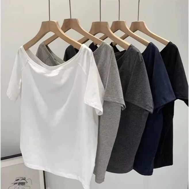 เสื้อเเขนสั้น คอกว้าง เสื้อยืดผู้หญิง สีพื้น ผ้านิ่มมาก เข้ากับทุกสไตส์ เสื้อยืดเปิดไหล่ เสื้อผ้าสาวสไตล์เกาหลี มินิมอล
