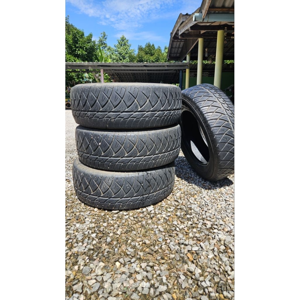 ยางเปอร์เซ็นปี 21 ใช้งานน้อย หน้ายางเหลือเยอะ
Nitto NT420SD 265/60R18