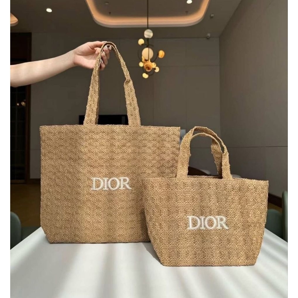 (NEW100%)กระเป๋าสานDior Premium gift แท้100%