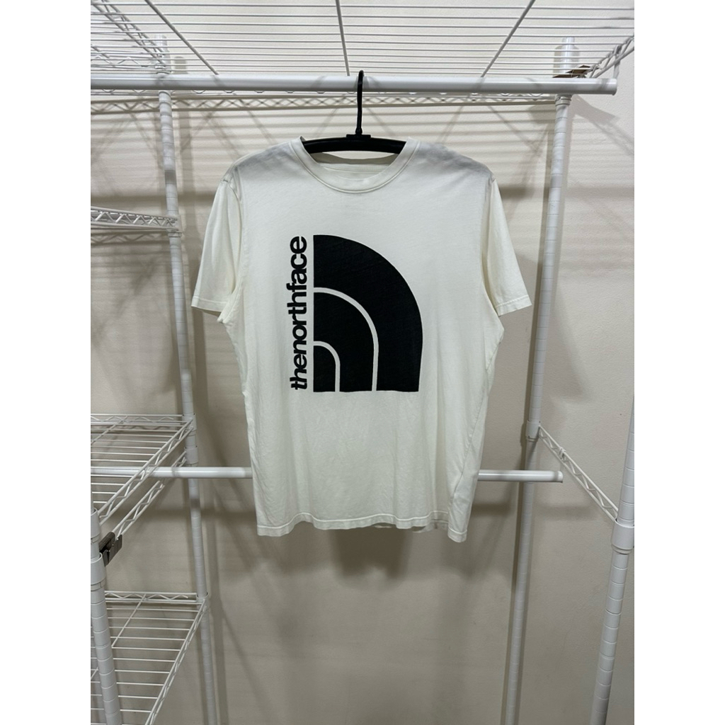 เสื้อยืด the north face สีขาว แท้💯 มือสอง