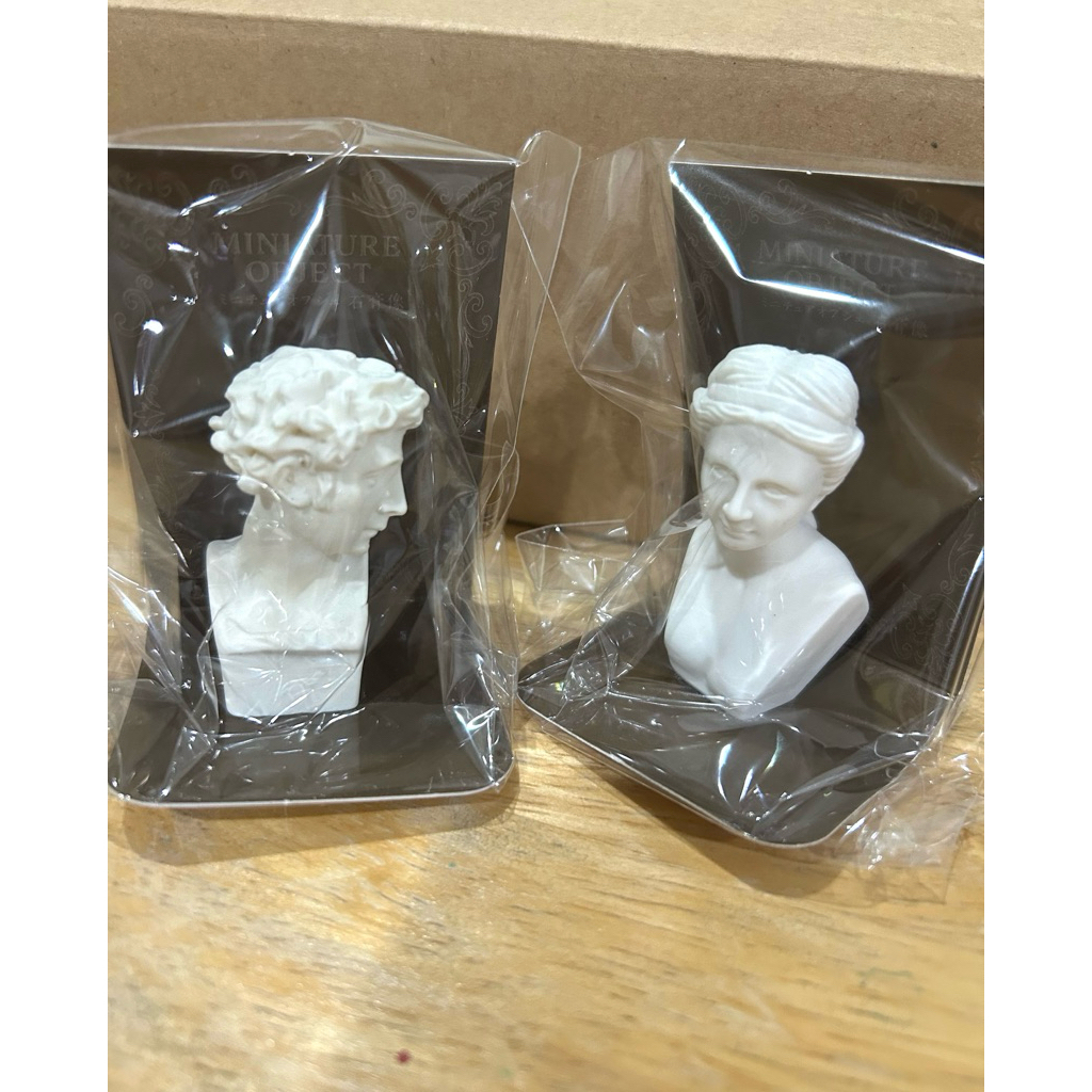 ตุ๊กตาตกเเต่ง adam & vnus Miniature object
