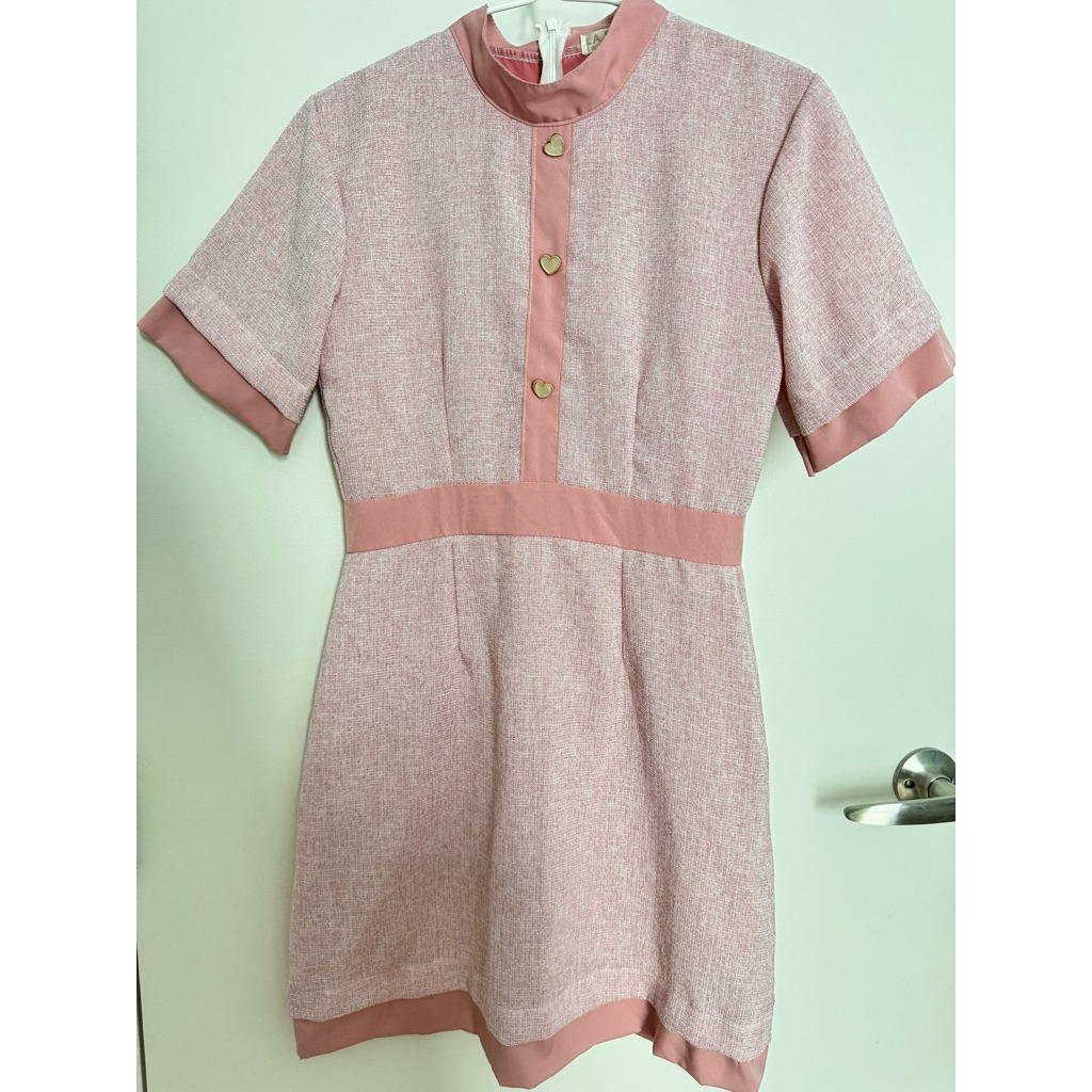 ส่งต่อ✨เดรสสั้นผ้าทวิต LABELLA