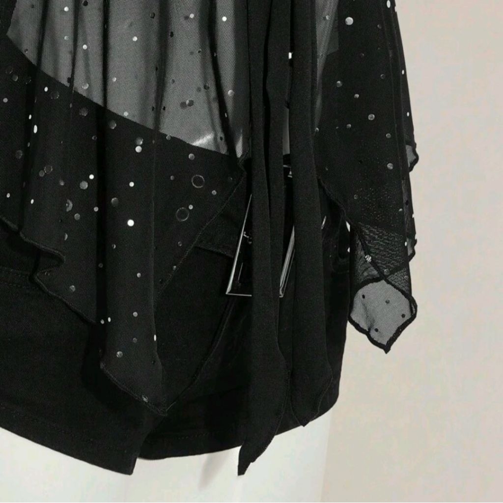 เสื้อสา​ยเดี่ยว​ แต่งกลิต​เตอร์​ ผูกป​มด้าน​หน้า​ ผ้าตา​ข่าย สีดำ​ I พรี​ออเดอร์​ - รูปที่ 5