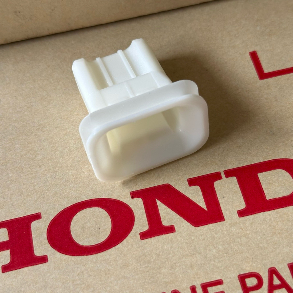 อะไหล่แท้ศูนย์ ราคาต่อชิ้น กิ๊บล็อค พิ้นเบาะหลัง ACCORD 1998-2001, CITY 2003-2013 (UN-82138-SNA-003)