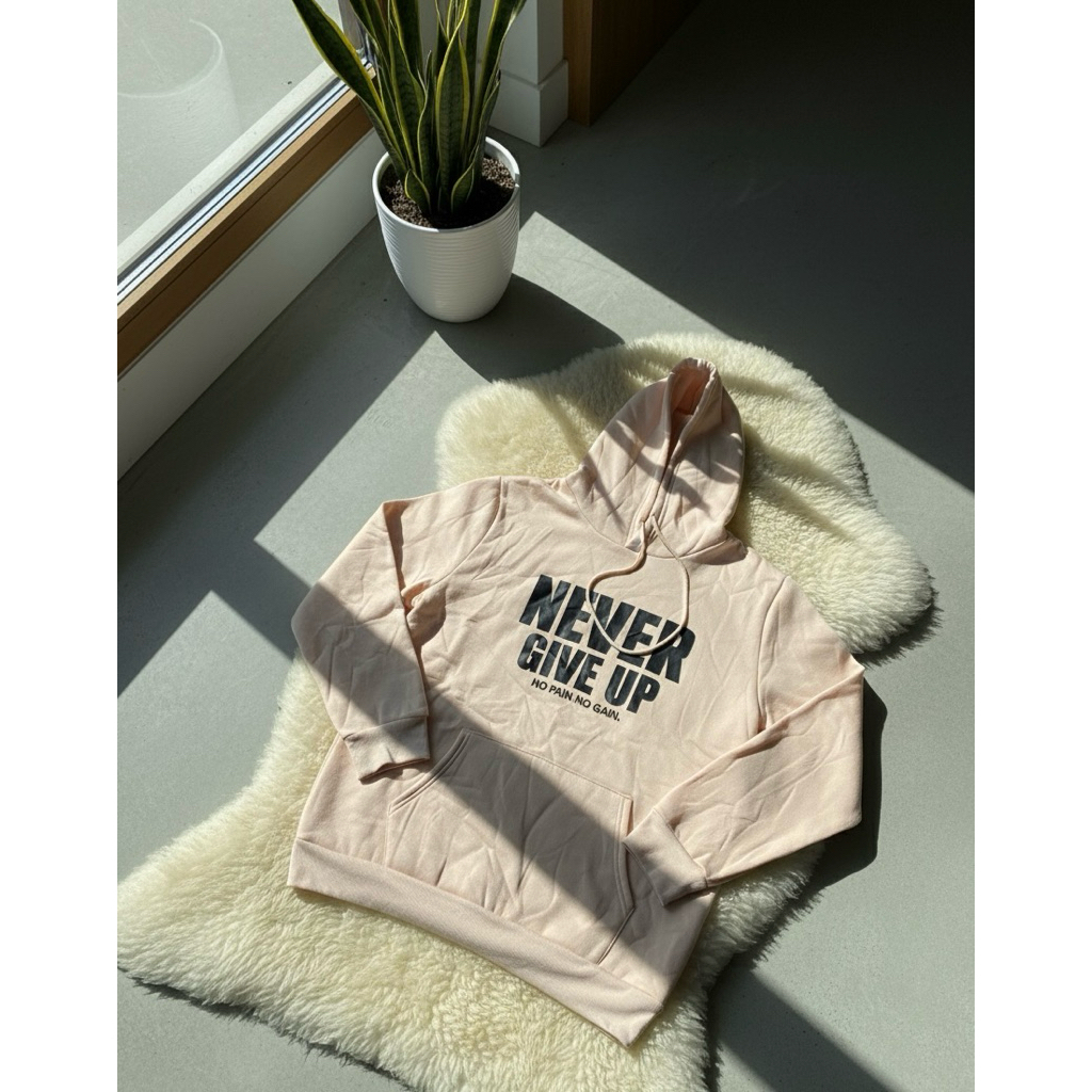 เสื้อกันหนาวฮู้ดดี้ NEVER GIVE UP 💛