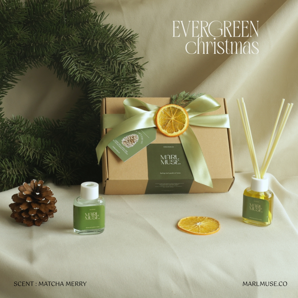 MARLMUSE | ก้านไม้หอม (Reed Diffuser) EverGreen Christmas - เซตของขวัญ ของขวัญปีใหม่ คริสต์มาส ของขวัญเทศกาล Giftset