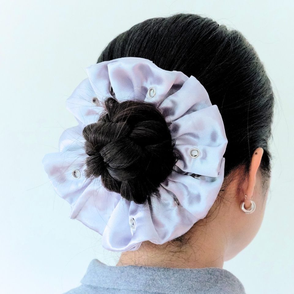 สครันชี่ Handmade ไซส์ XL ดีไซน์สีพื้น ตกแต่ง Studs - รูปที่ 6