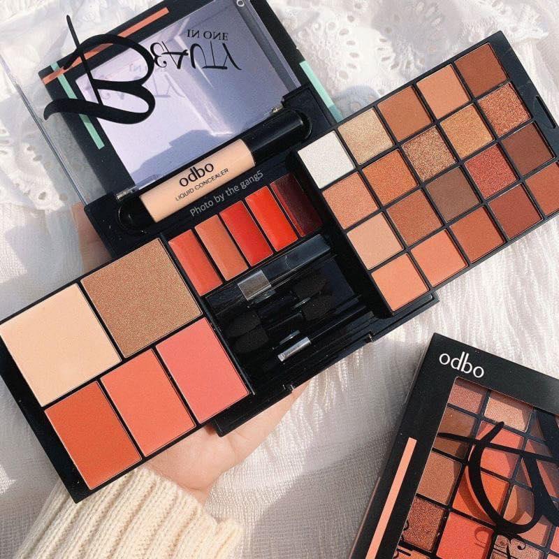 odbo Beauty in one OD1006 ชุดเซ็ต แต่งหน้า2ชั้น เนื้อแมทท์และชิมเมอร์ มีทั้งอายแชโดว์และบลัชออน