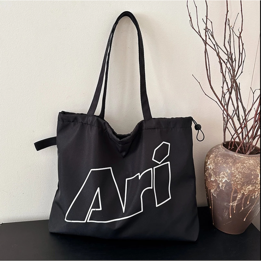 ARI Black Shoulder Bag (A-01) Large Capacity (ของแท้) พร้อมส่ง