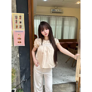Levenn.bkk • Cara Top เสื้อคอบัว แขนตุ๊กตา แต่งดีเทลลูกไม้ ทรงสวย แมทง่าย ใส่ได้บ่อย สำหรับสาวๆ ที่รักสไตล์เรียบหรู