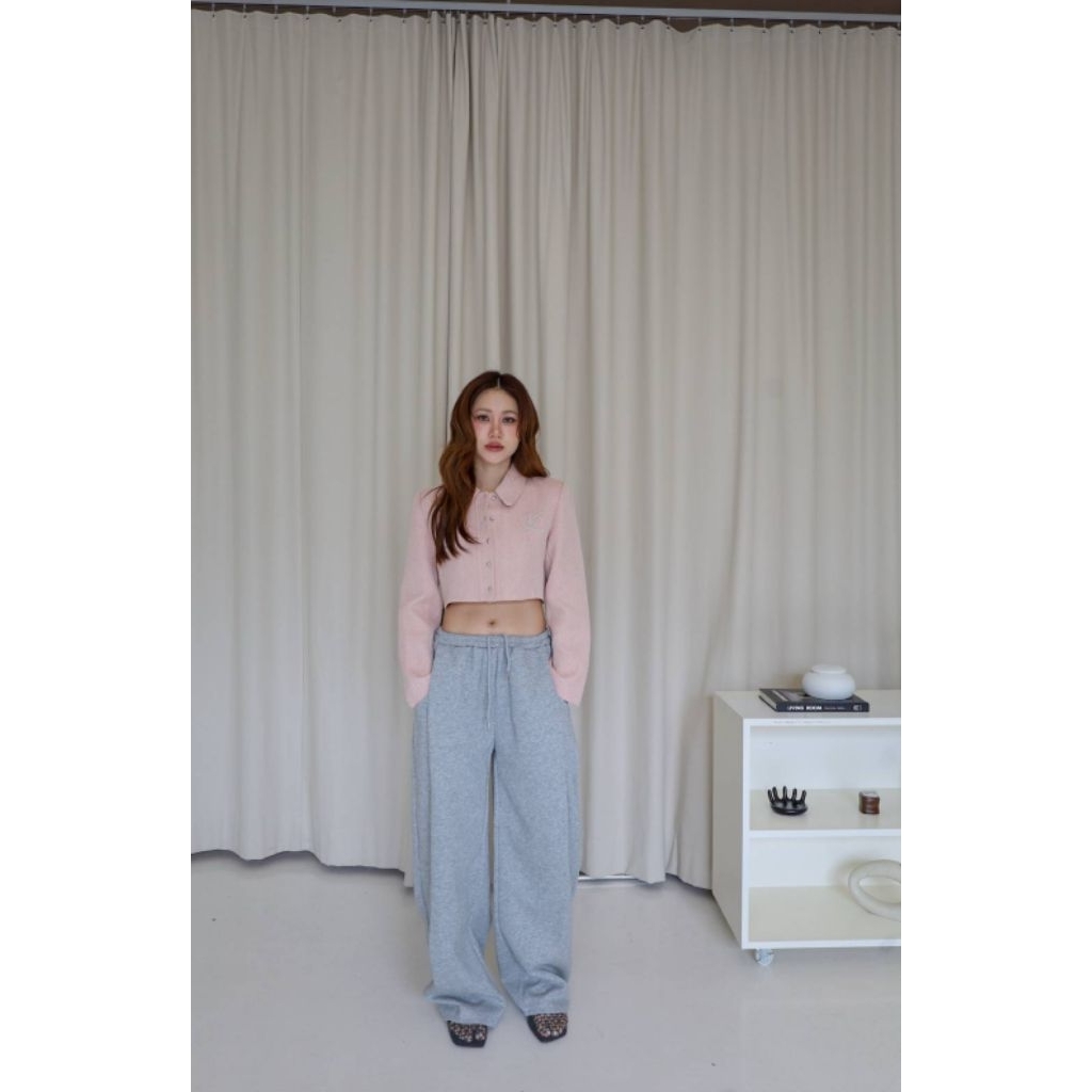 Glamclothes Louis.C Blazer เบลเซอร์ผ้า knit ทอลายเนื้อหนานุ่มไม่บาง ดีเทลปกเล็กกับกระดุมมุกคือดีมาก