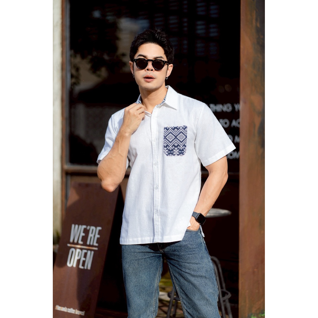 ผ้าไทย เสื้อผ้าแฟชั่น เสื้อผ้าฝ้ายฟอกกระเป๋าประดับผ้าทอสีกรม no.15ขาวแขนสั้นเป๋าลายกรม