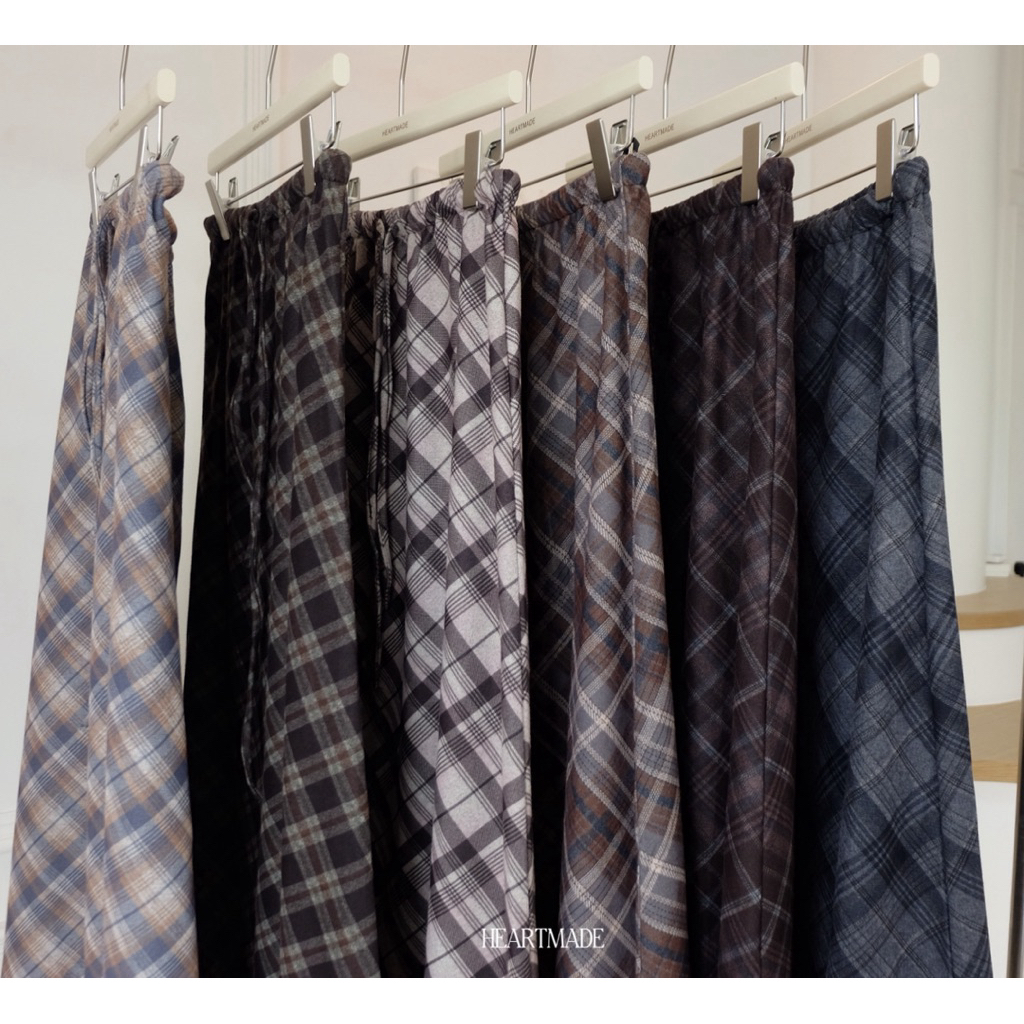 (C67) Heartmade-Soei skirt(กระโปรงผ้าลายสก๊อตทรงเอผ้ากำมะหยี่)