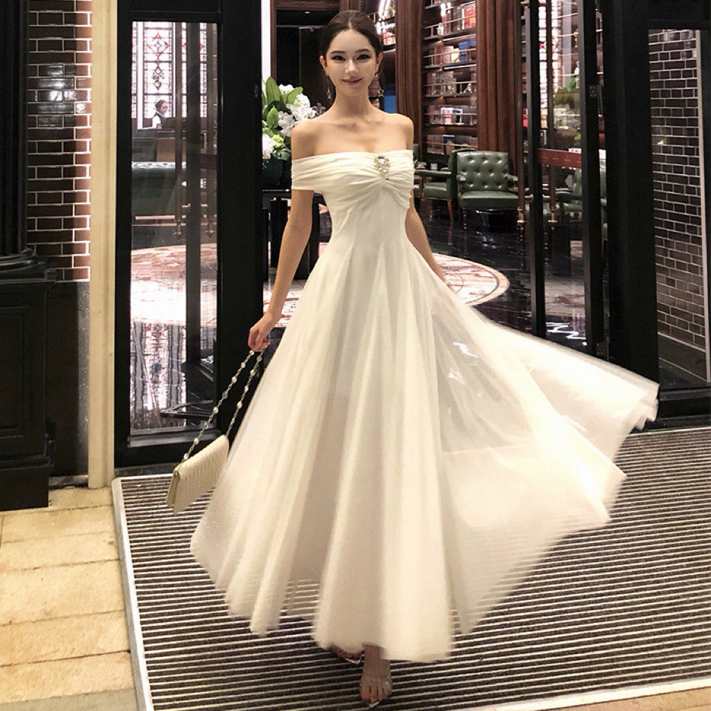 PAPHA : Swan Gown ชุดเดรสสีขาว ชุดออกงาน สไตล์เรียบหรูดูแพง
