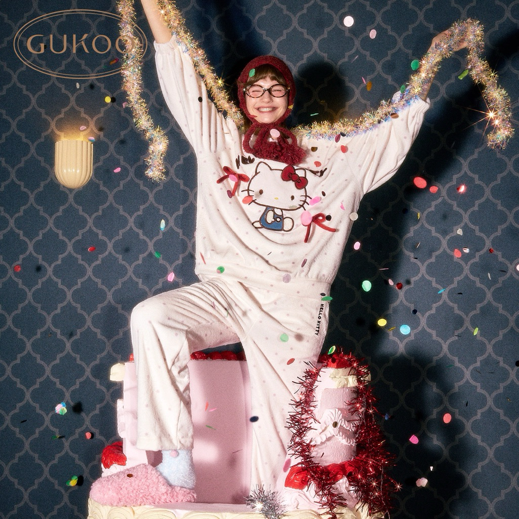 (Pre-order) GUKOO × Hello Kitty Winter Fleece Pajama Set Milk Dot Bow Edition ชุดนอนเฮลโลคิตตี้ รุ่น