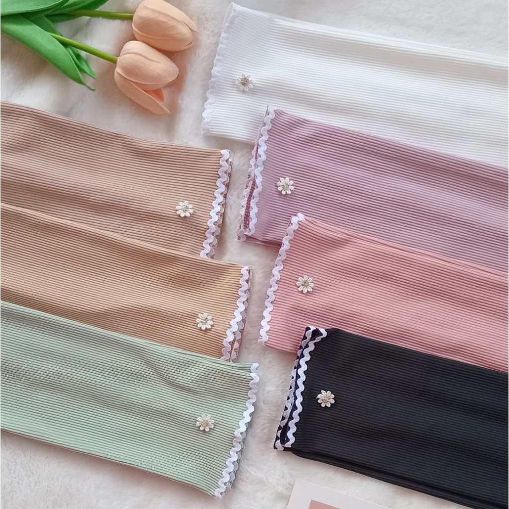 ปลอกแขนผ้าร่องยืด แต่งเทปลายคลื่น ~ น่ารัก  สินค้าพร้อมส่ง