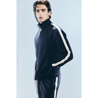H&M(เอชแอนด์เอ็ม) แจ็กเก็ตทรงตรงดีไซน์สปอร์ตพร้อมเทคโนโลยี D…