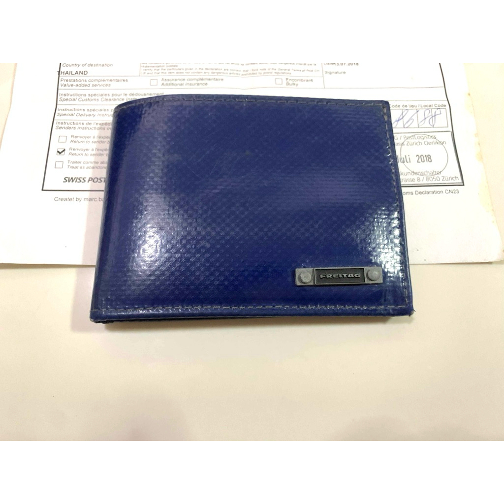 พร้อมส่ง - กระเป๋าสตางค์ Freitag Schurich R709 - ป้ายเหล็ก / สี น้ำเงิน  ( เลิกผลิต Rare)  มีใบสั่งซ