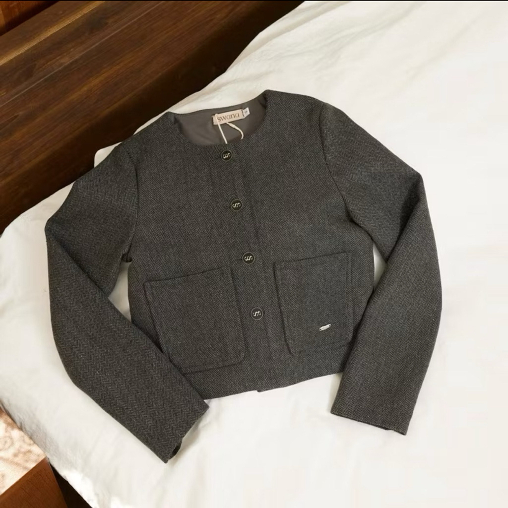 Swana.ss -  Faye blazer crop top (L) สีดำ เสื้อครอปเบเซอร์ ผ้าทวิตทอกระสอบ