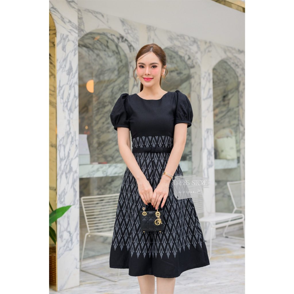 เดรสดำ 🖤 ชุดผ้าไทย รุ่นนี้ทรงสวยใส่เข้ารูปเค้าส่ง งานผ้าหมักโคนทั้งชุด อัดกาวทั้งชุด ✨