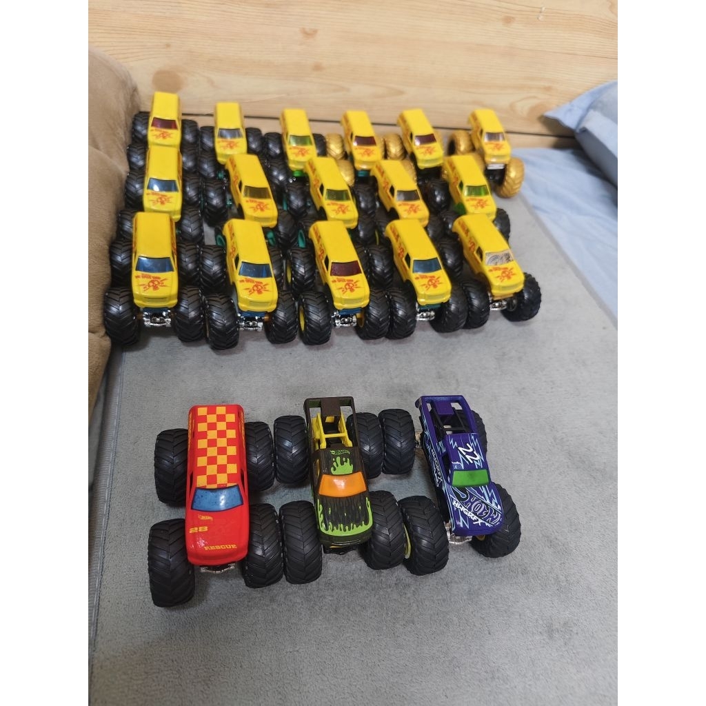 Hot Wheels Monster Trucks Color