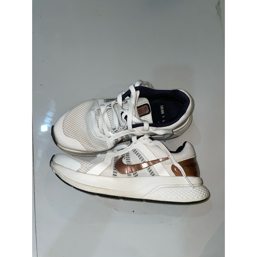 รองเท้าวิ่ง Nike Run Swift 2