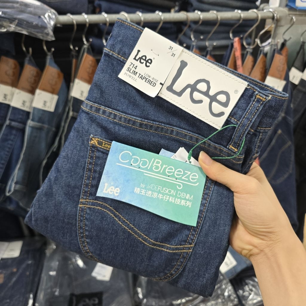 กางเกงยีนส์ Lee ผู้ชาย ผ้าเบาใส่แล้วเย็น ทรงเข้ารูป[Powell] ผ้ายืด สียีนส์ รุ่น[MPOWWE34]